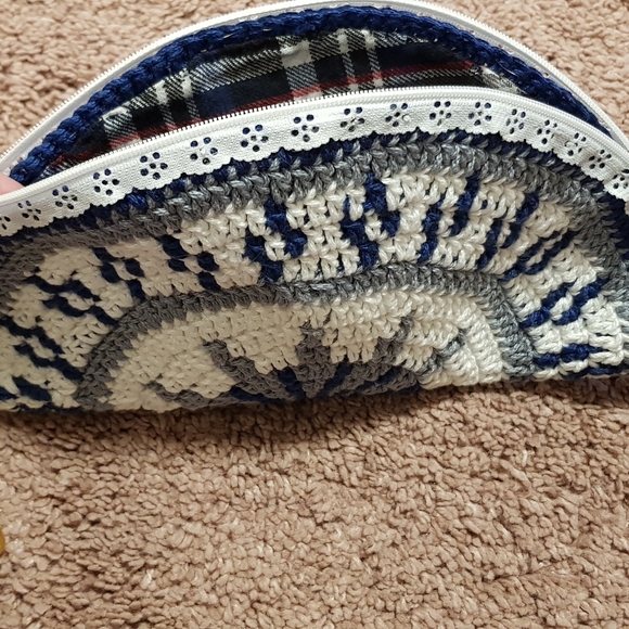 Clutch - Picture 3 of 3